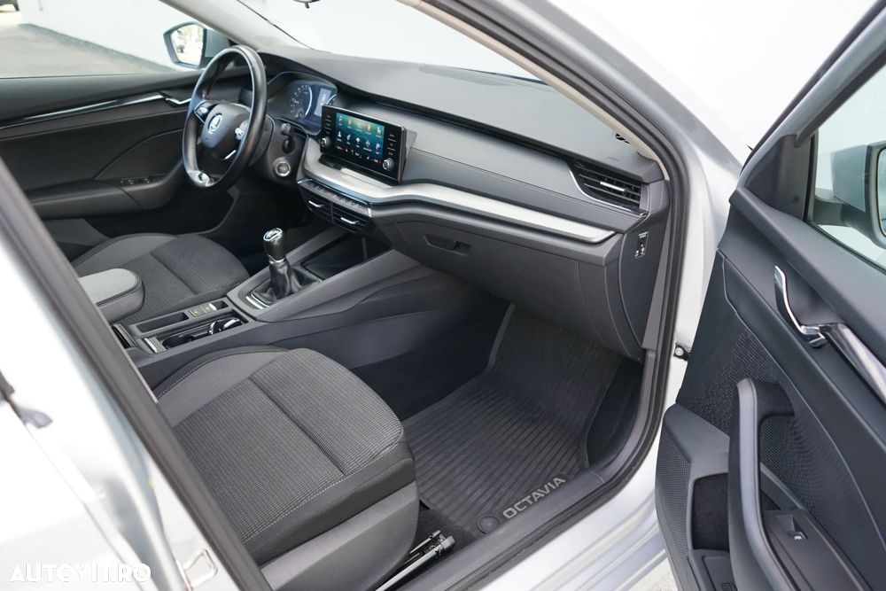 Skoda Octavia 2.0 TDI Ambition - 24