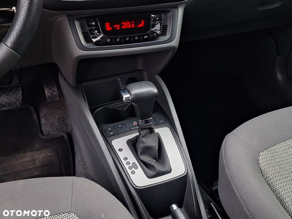 Seat Ibiza 1.6 16V Reference DSG - 15