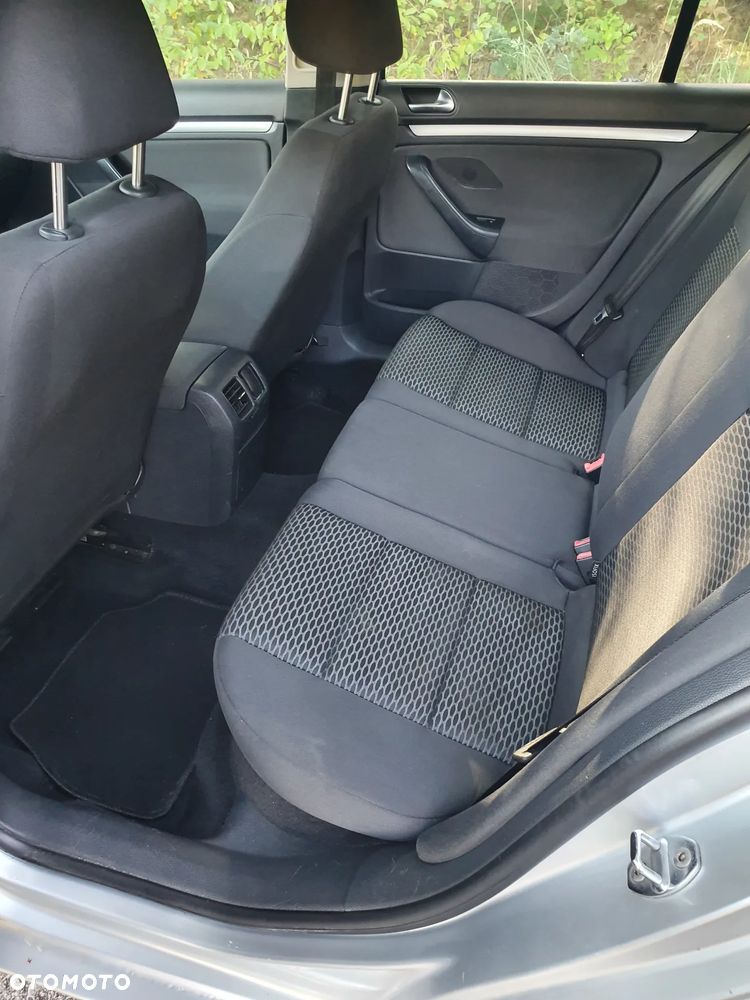 Volkswagen Golf - 11