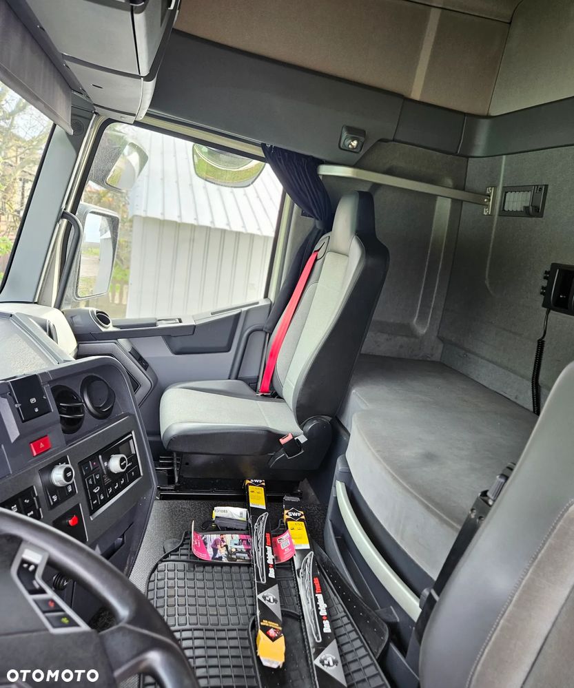 Renault T440 - 16