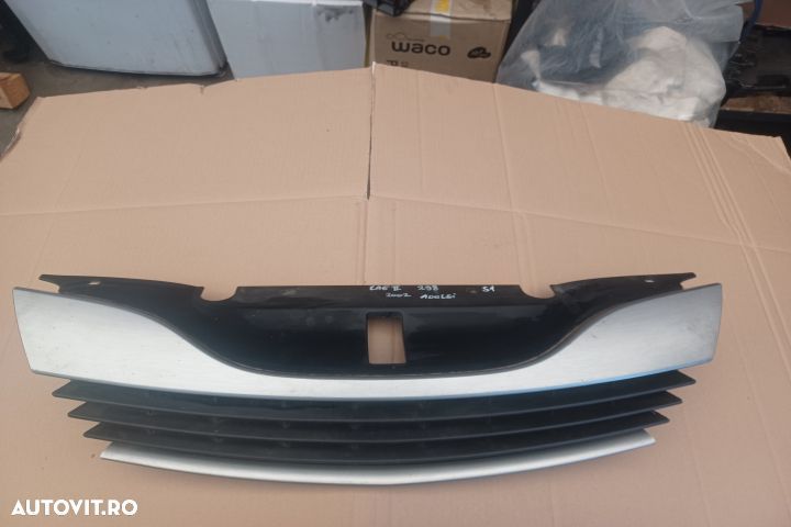 Grila radiator 8200012581 Renault Laguna 2 [2001 - 2005] Liftback 1.9 - 1