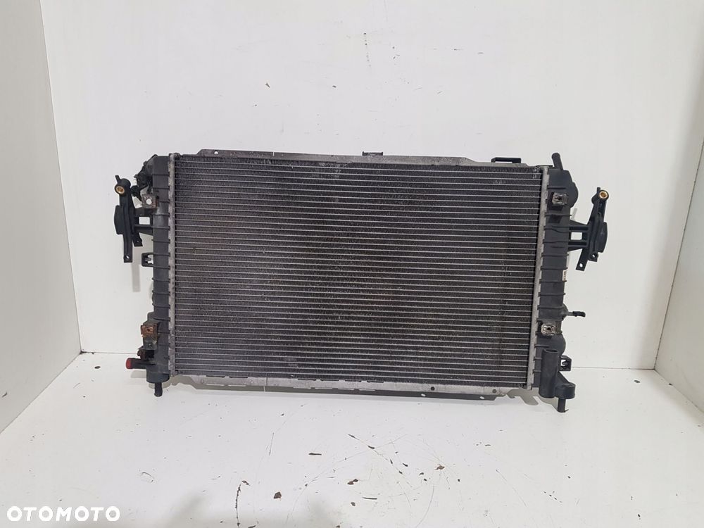 chłodnica wody astra h zafira b 2.0t eur 13129047 - 1