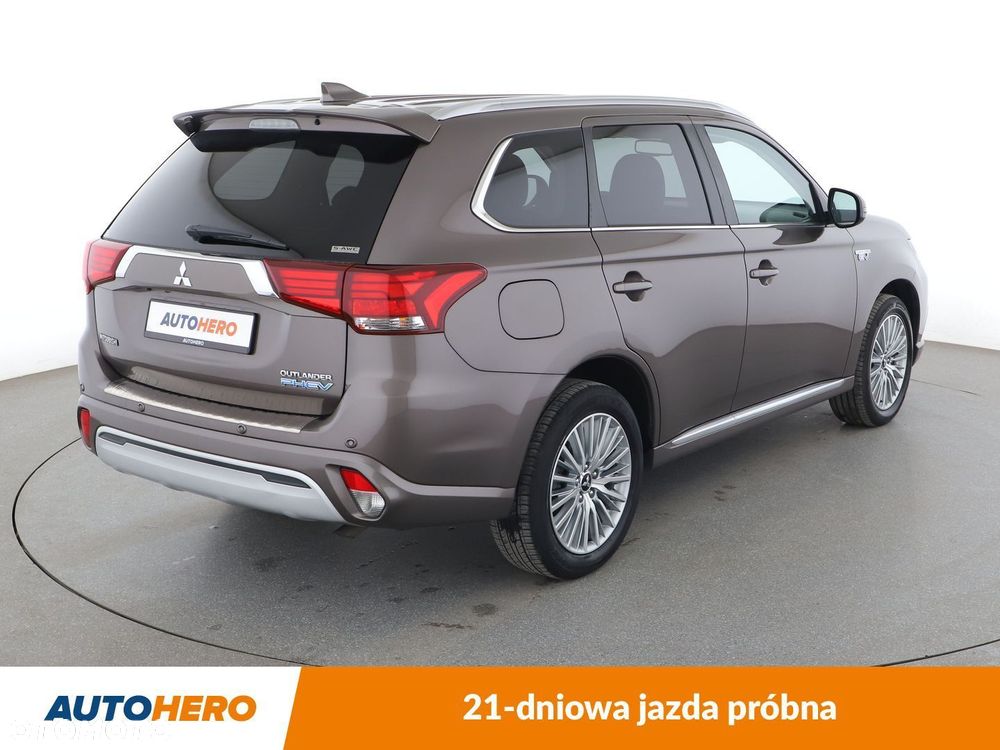 Mitsubishi Outlander - 6