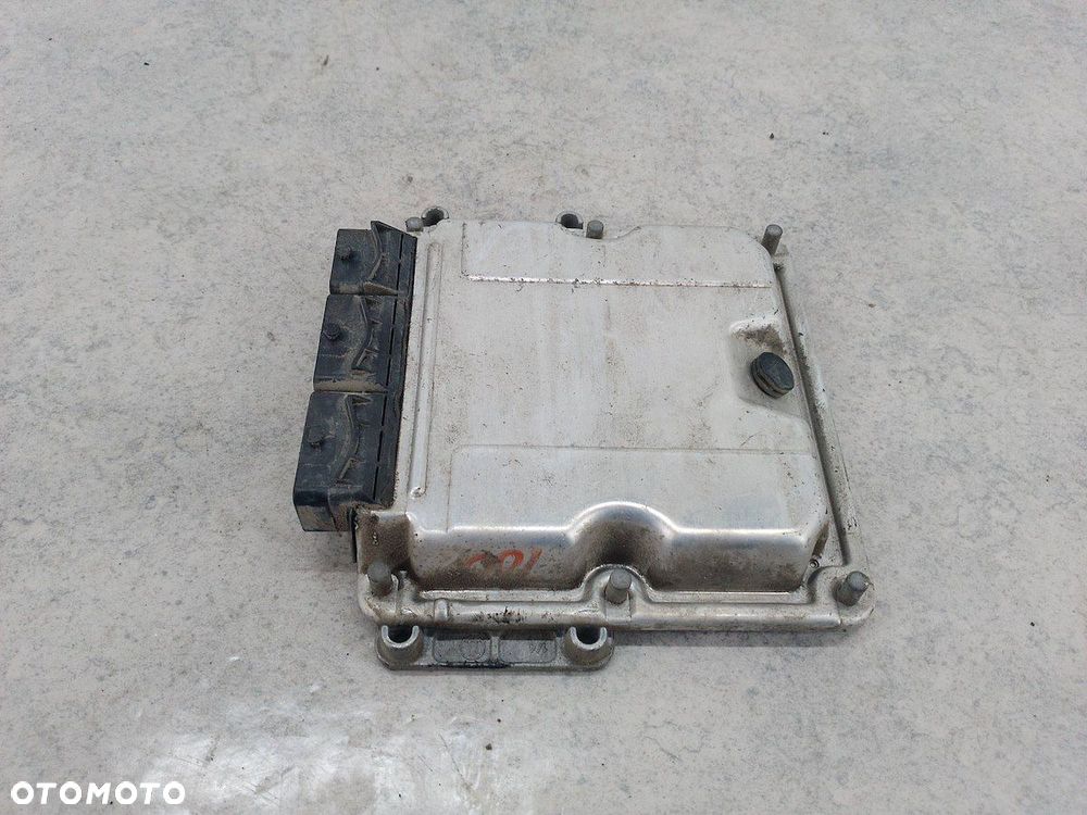 STEROWNIK RENAULT TRAFIC II HOM8200051608 8200118526 0281010632  BOSCH 1.9 - 5