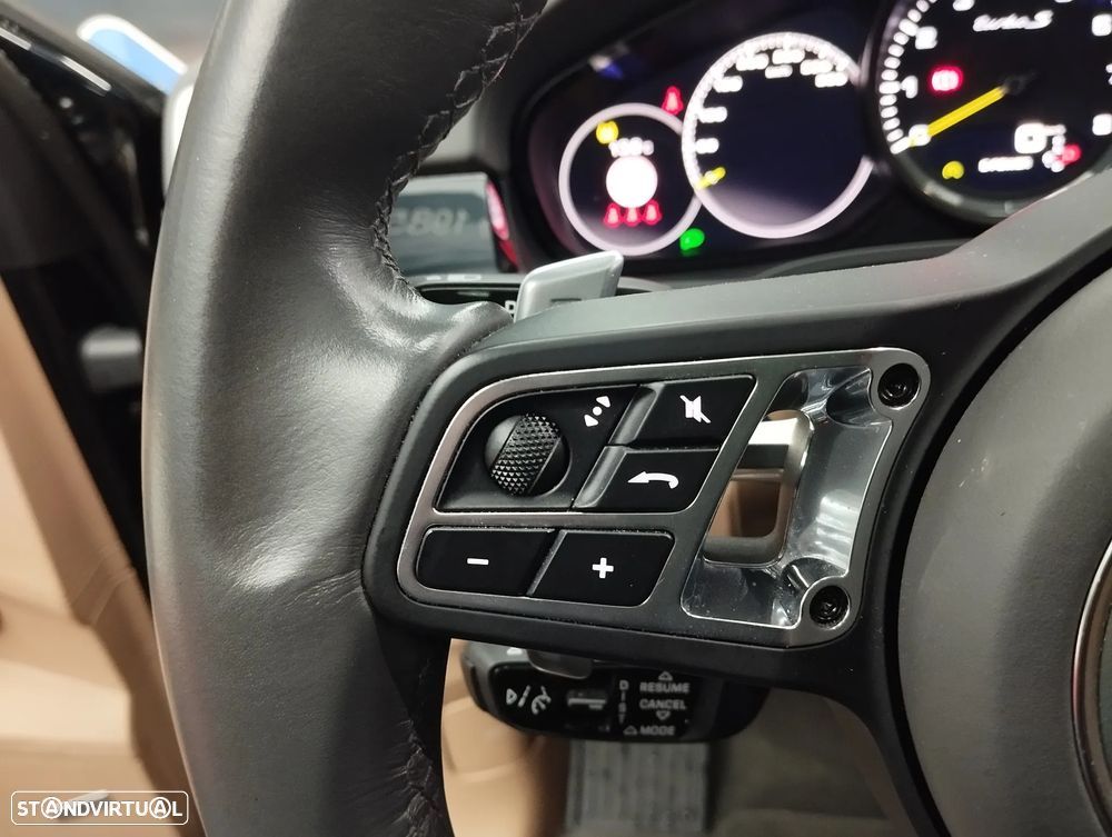 Porsche Cayenne Coupé Turbo S E-Hybrid - 33