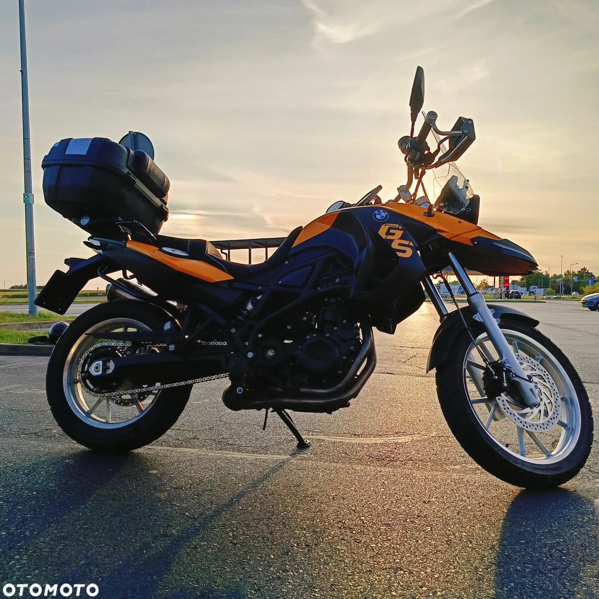 BMW F - 9