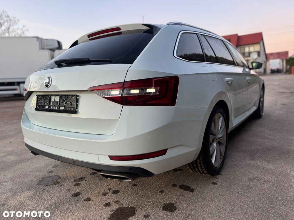 Skoda Superb 2.0 TSI 4x4 DSG SportLine - 9