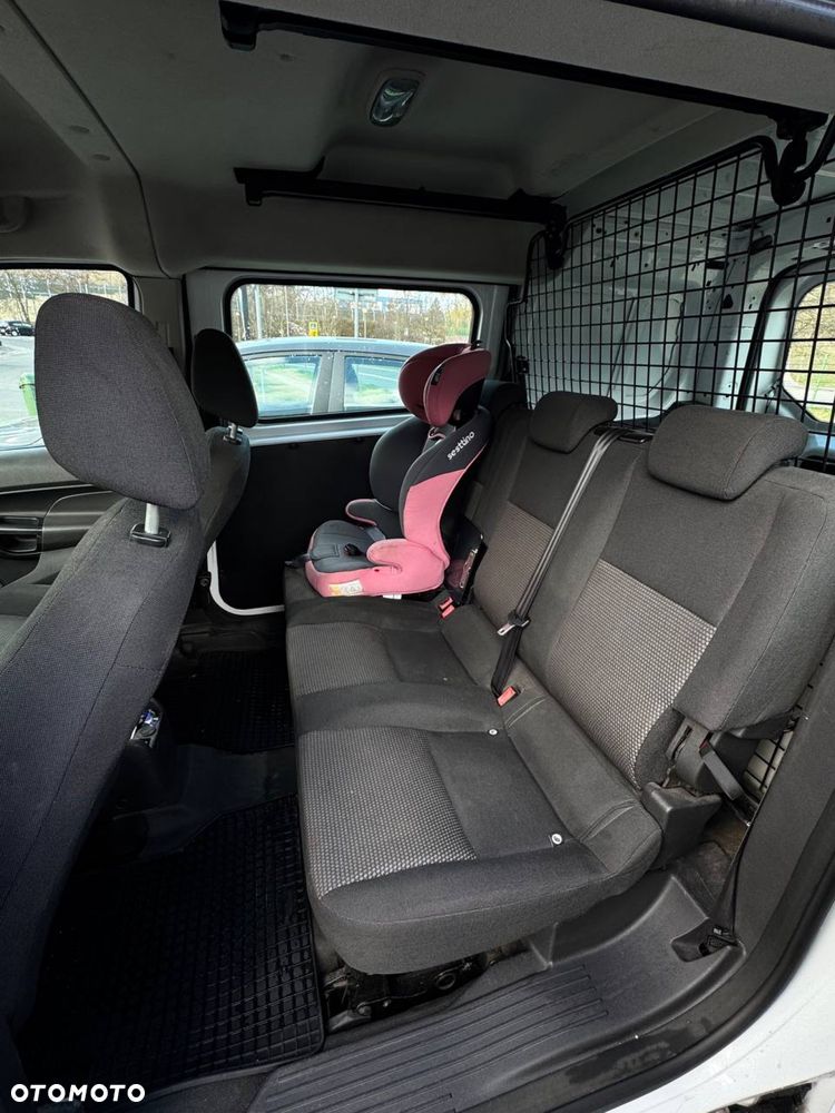 Ford Transit Connect - 7
