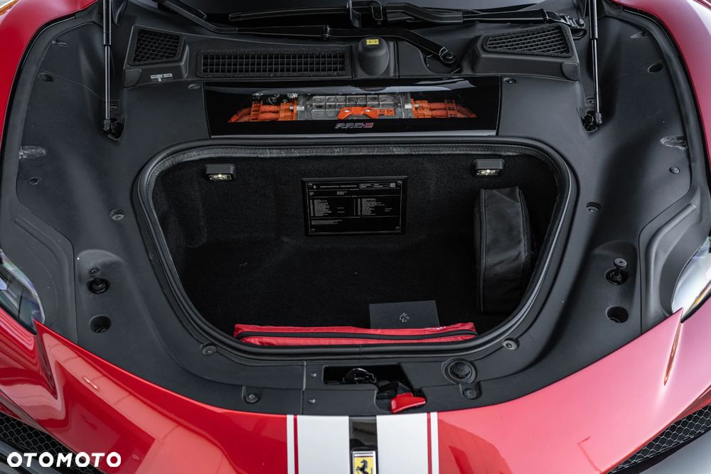 Ferrari SF90 Spider - 35