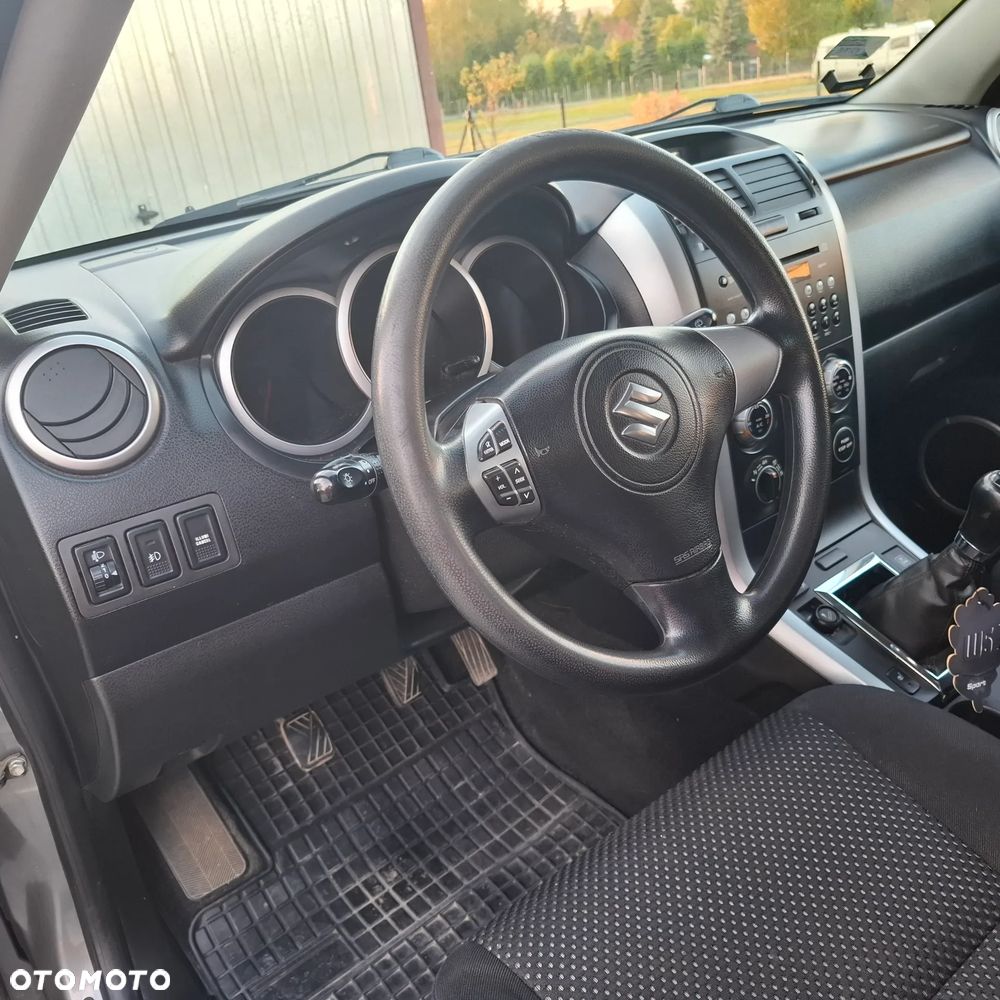 Suzuki Grand Vitara - 23