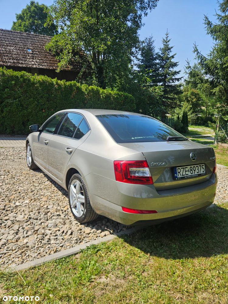 Skoda Octavia 1.4 TSI Ambition - 4
