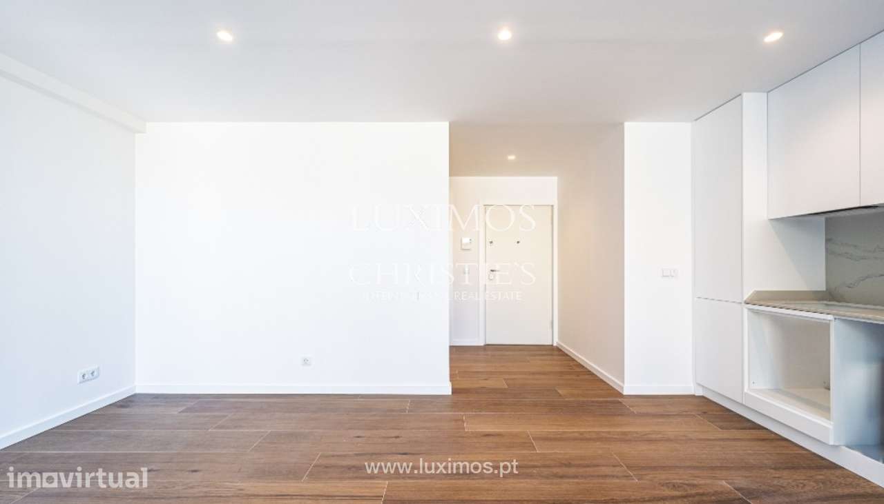 Apartamento T1 novo com varanda, para venda, no centro do Porto - Grande imagem: 4/13