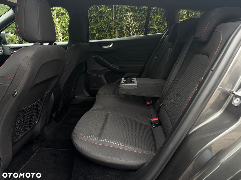 Ford Focus Turnier 1.5 EcoBlue Start-Stopp-System ST-LINE - 19