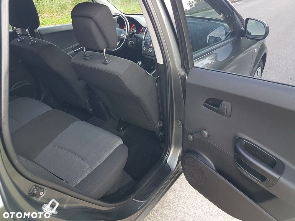 Kia Ceed 1.4 CVVT Dream-Team Edition - 27