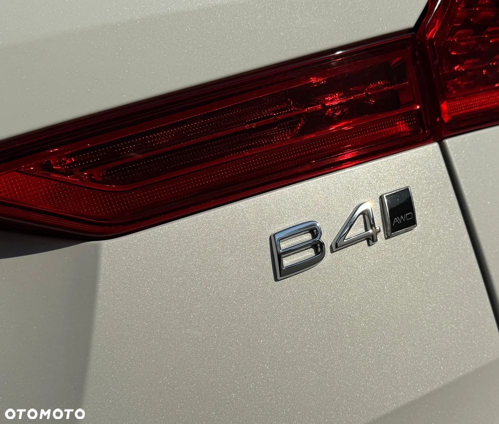 Volvo XC 60 B4 D AWD Plus Dark - 7