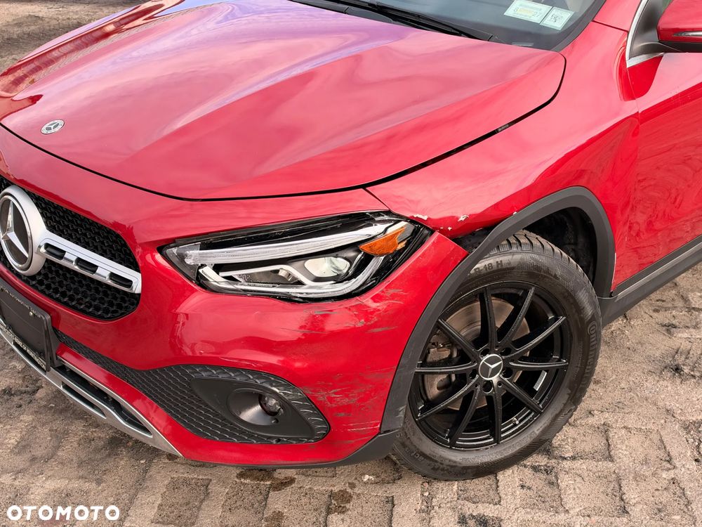 Mercedes-Benz GLA - 18