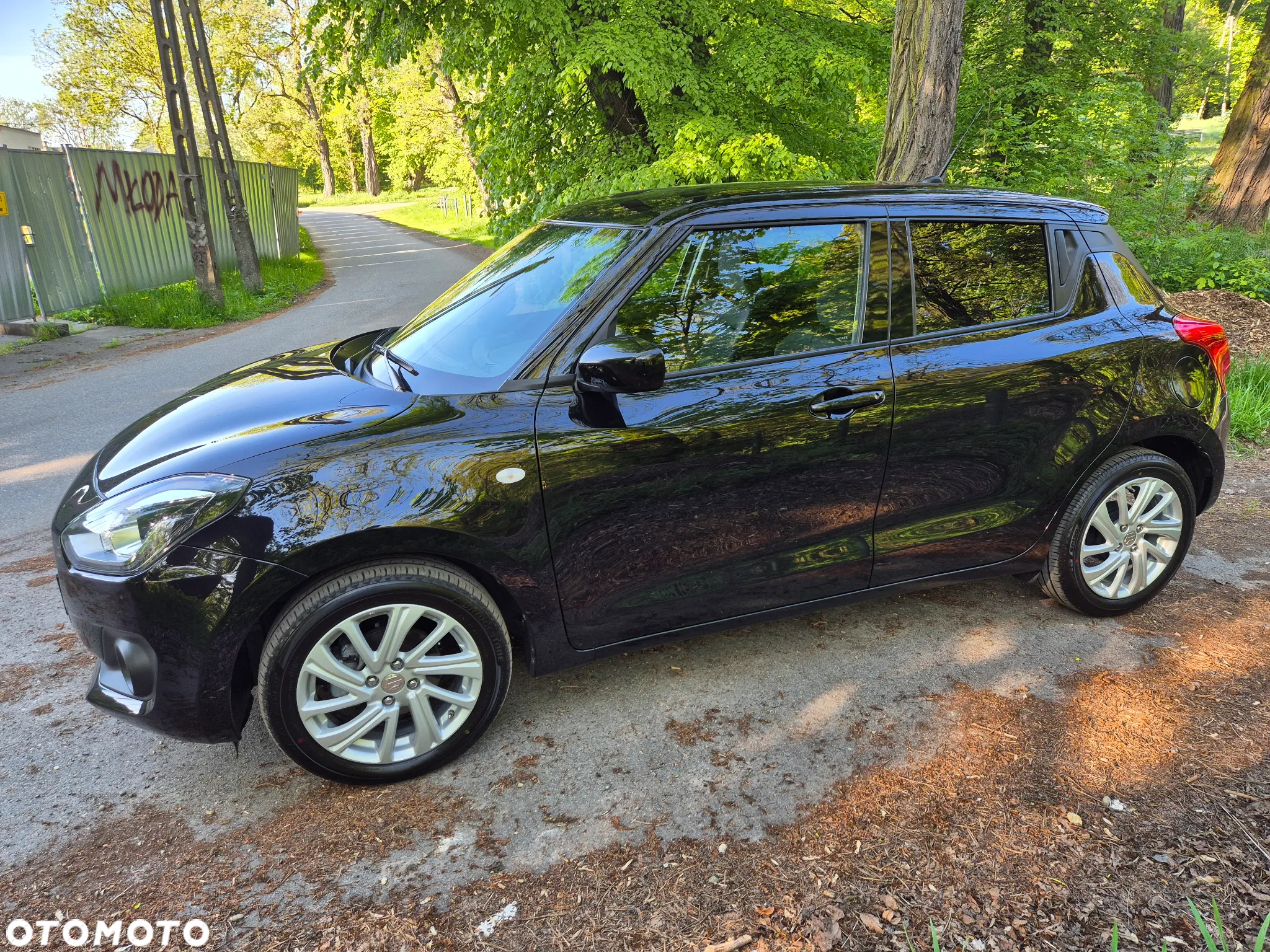 Suzuki Swift 1.2 Dualjet SHVS Premium CVT - 21