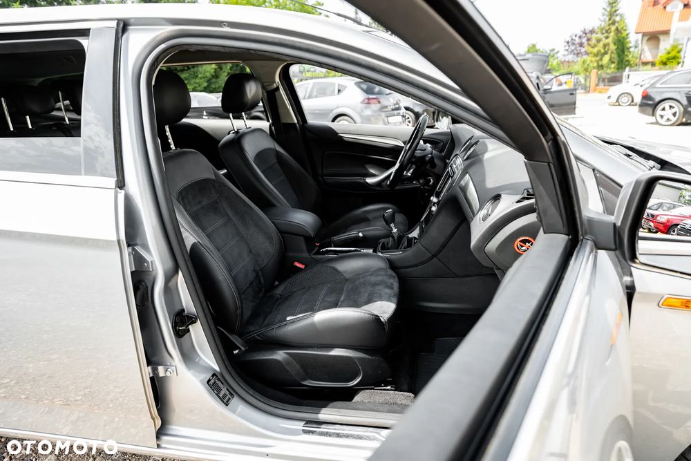 Ford Mondeo 2.5 Titanium X - 16