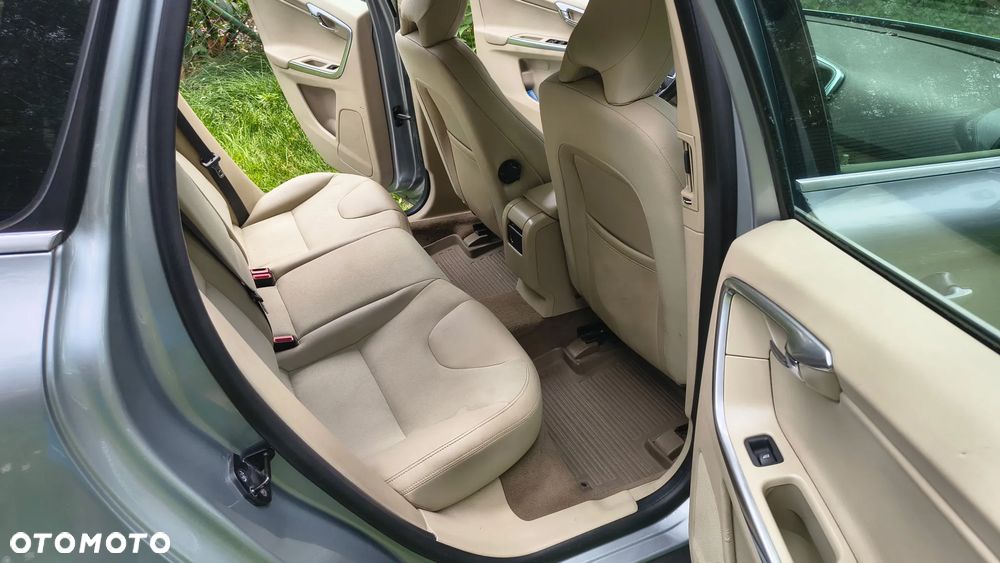 Volvo XC 60 D3 AWD Momentum - 12