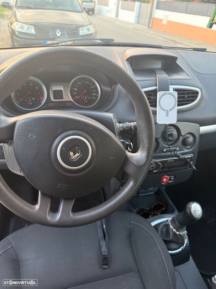Renault Clio 1.2 16V GT - 21
