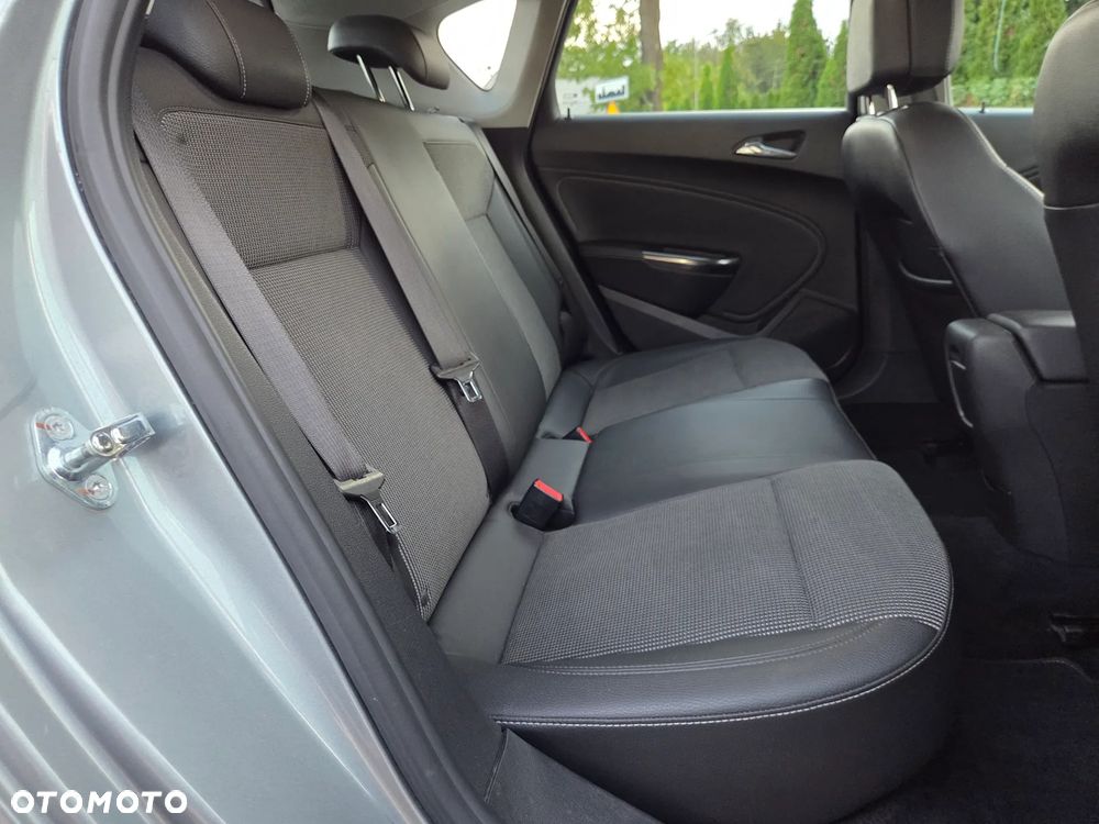 Opel Astra 1.4 T Cosmo S&S - 9