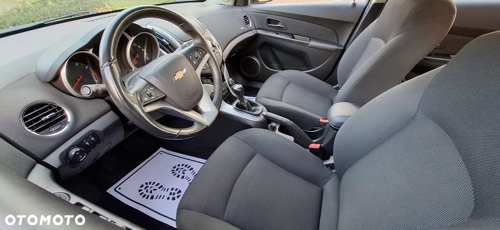 Chevrolet Cruze 1.8 LT+ - 25