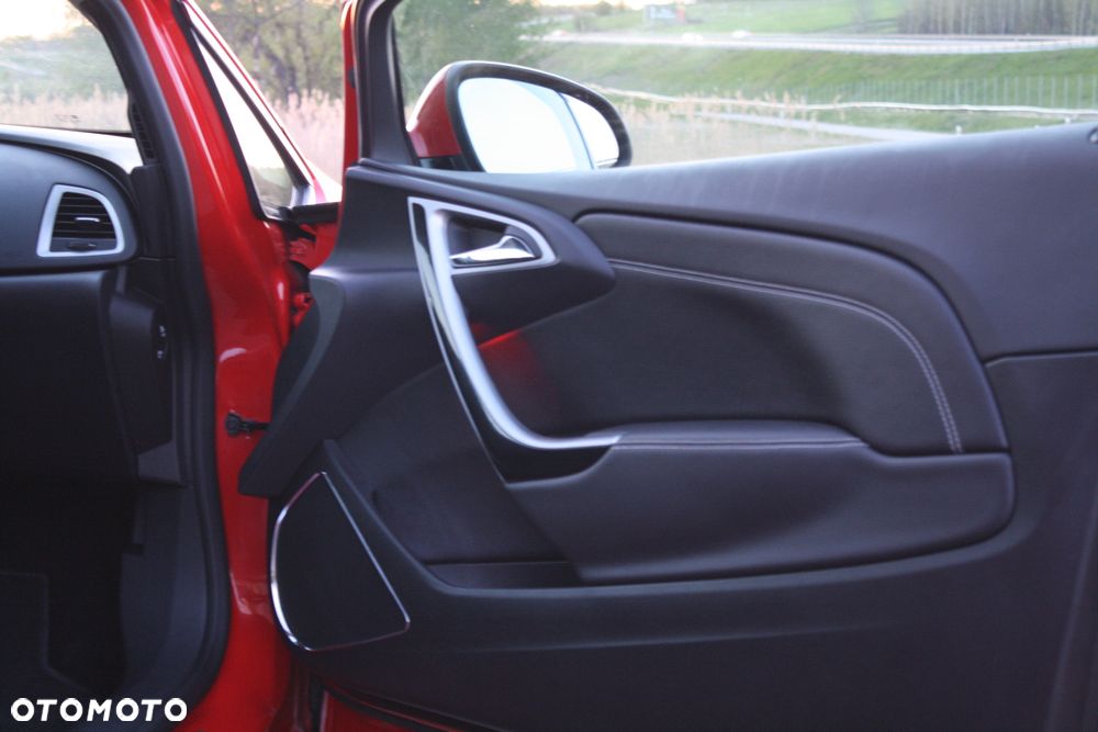 Opel Astra 1.6 Turbo Sport - 21