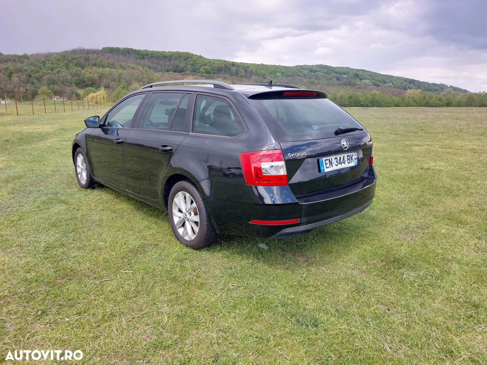 Skoda Octavia 1.6 TDI DSG Ambition - 3