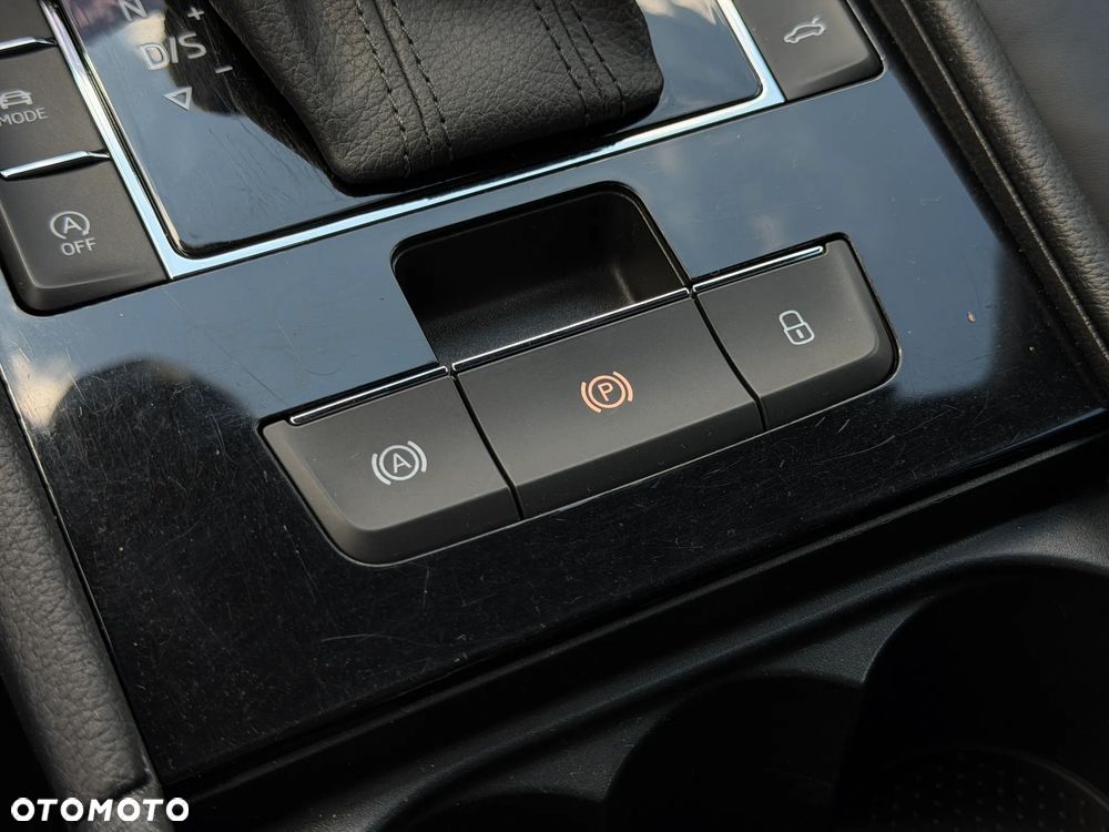 Skoda Superb 2.0 TDI SCR L&K DSG - 21
