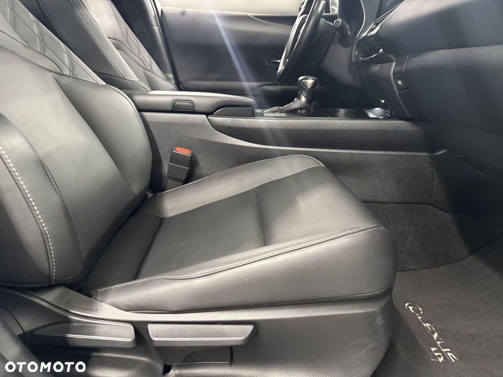 Lexus UX 250h GPF F Sport Design 2WD - 22