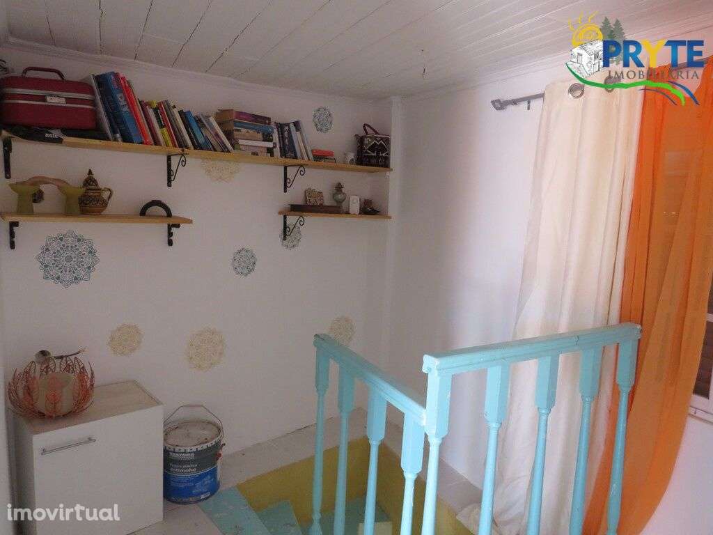 Moradia em fase de renovação situada no concelho de Góis - Grande imagem: 4/22