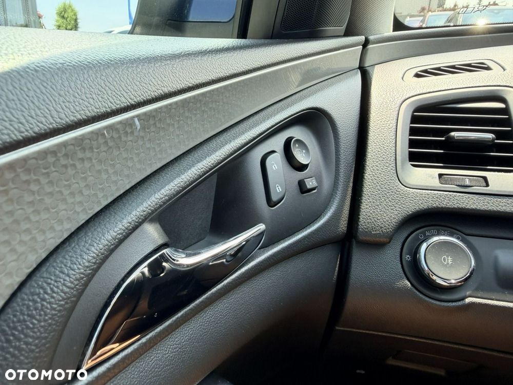 Opel Insignia 2.0 CDTI Enjoy S&S - 26
