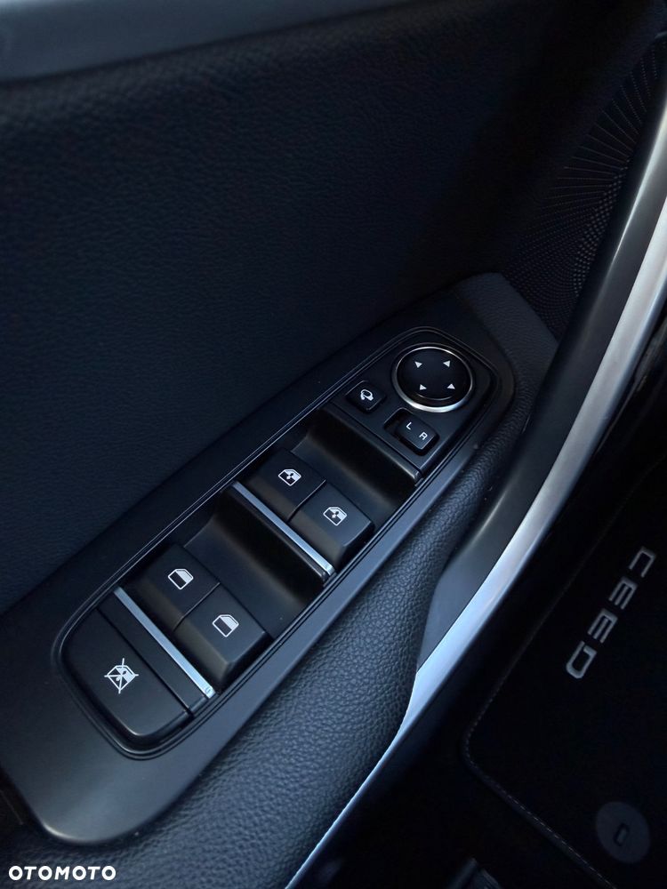 Kia Ceed 1.5 T-GDI Business Line - 33