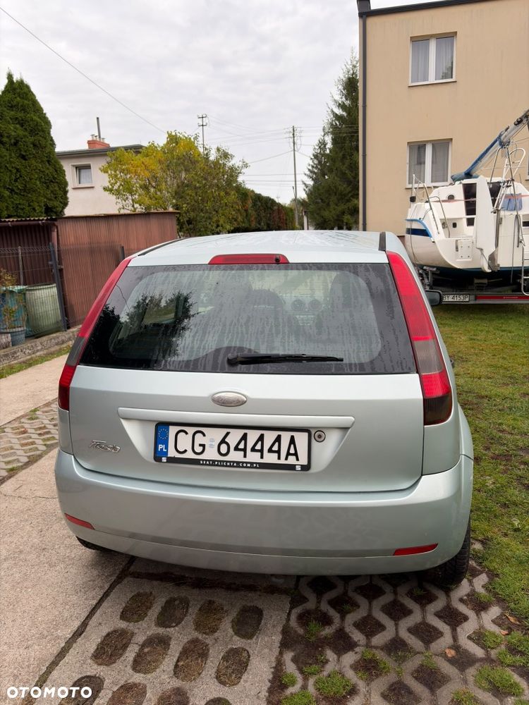Ford Fiesta 2004 photo 3