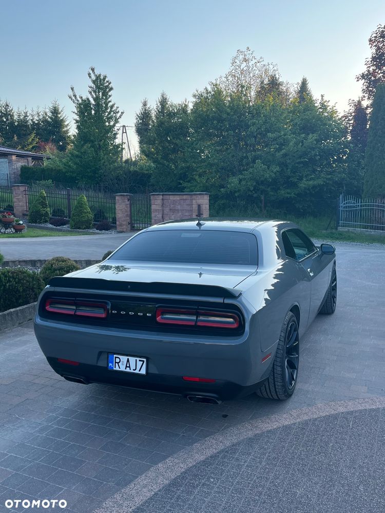Dodge Challenger - 14