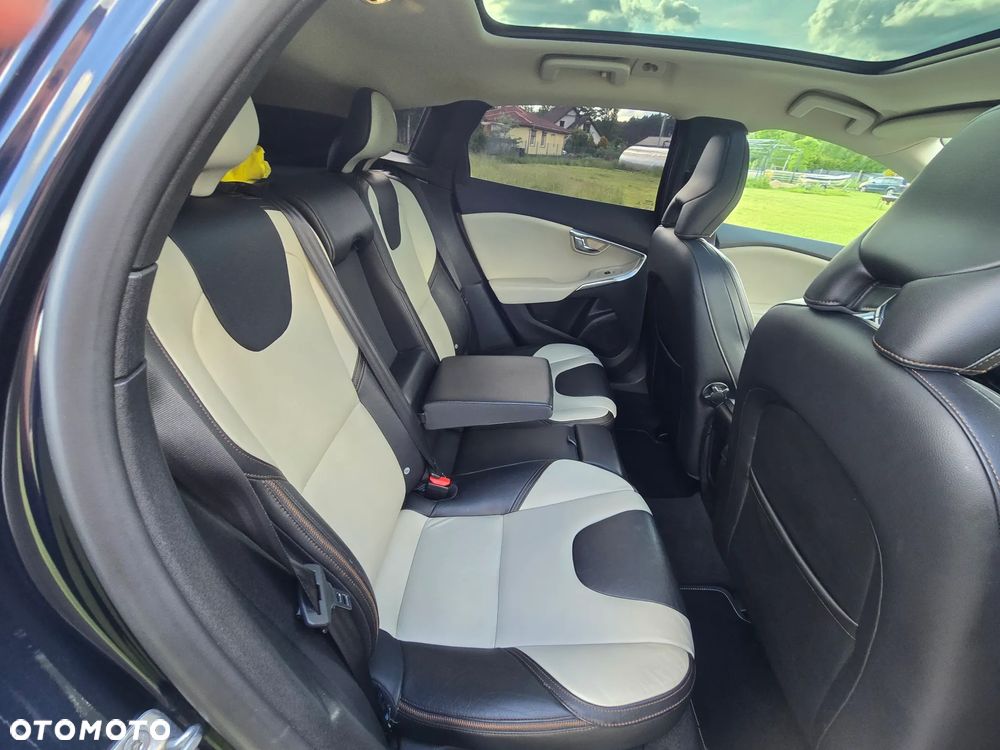 Volvo V40 D4 Geartronic Summum - 22