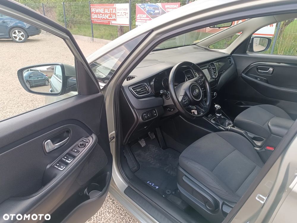 Kia Carens 1.7 CRDi 115 Dream Team Edition - 27