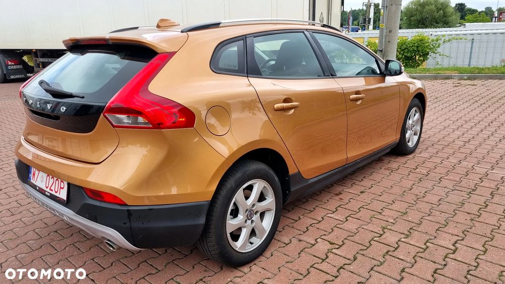 Volvo V40 Cross Country D3 Momentum - 4