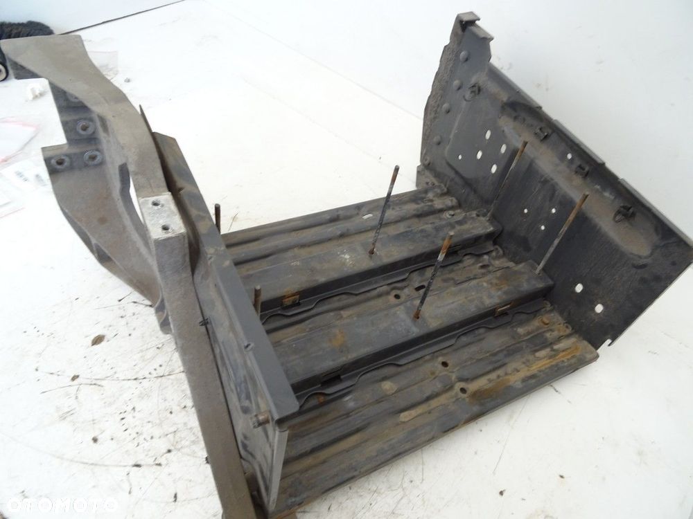 PODSTAWA AKUMULATORA  RENAULT TRUCKS T 2013 - 2022 460P LOW 338 kW [460 KM] 6x2 2013 - 4