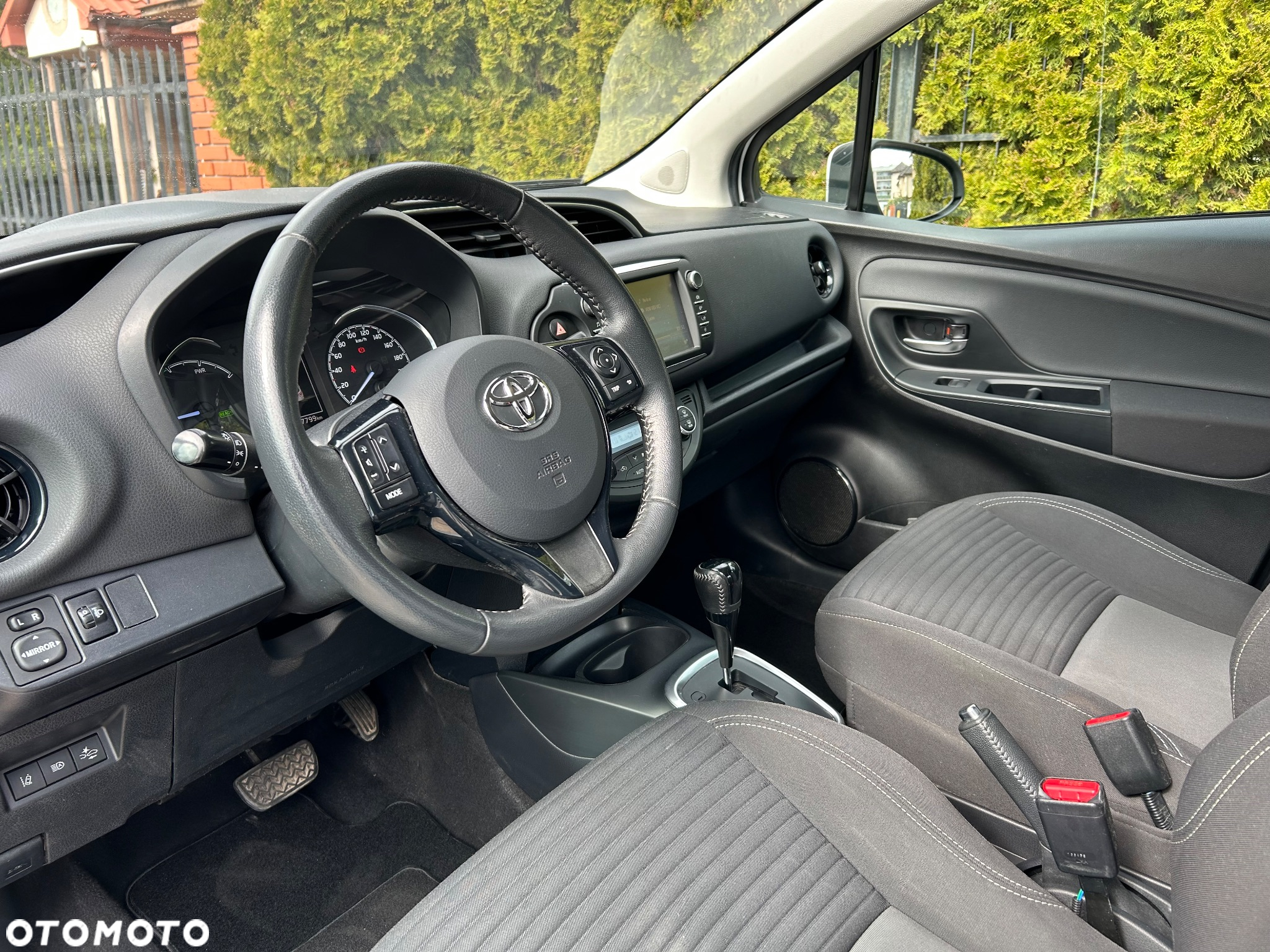 Toyota Yaris Hybrid 1.5 VVT-i Comfort - 11