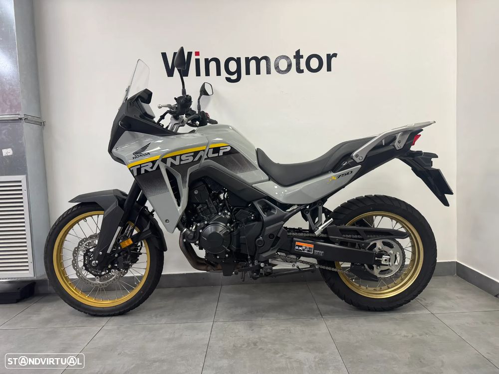 Honda Transalp 750 - 2