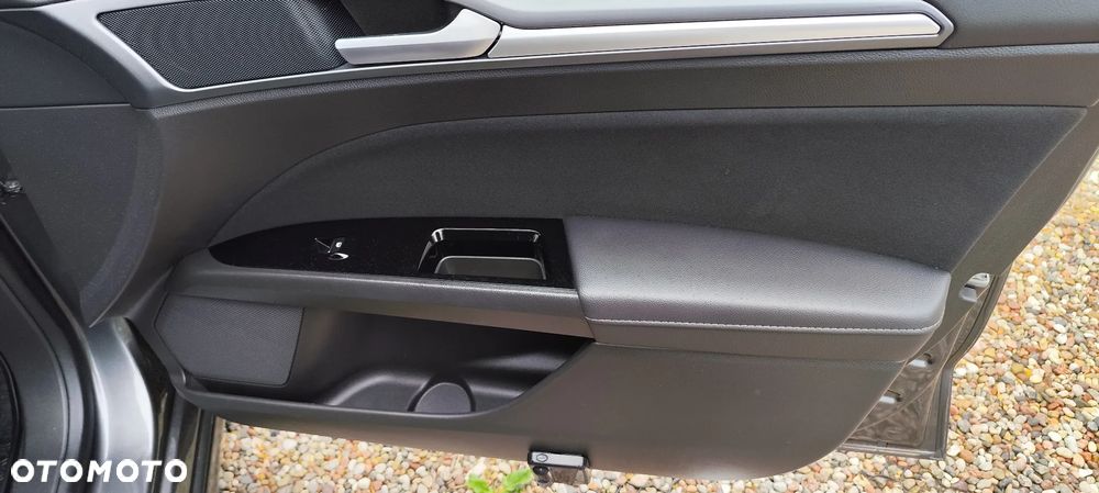 Ford Mondeo 2.0 TDCi Titanium PowerShift - 22