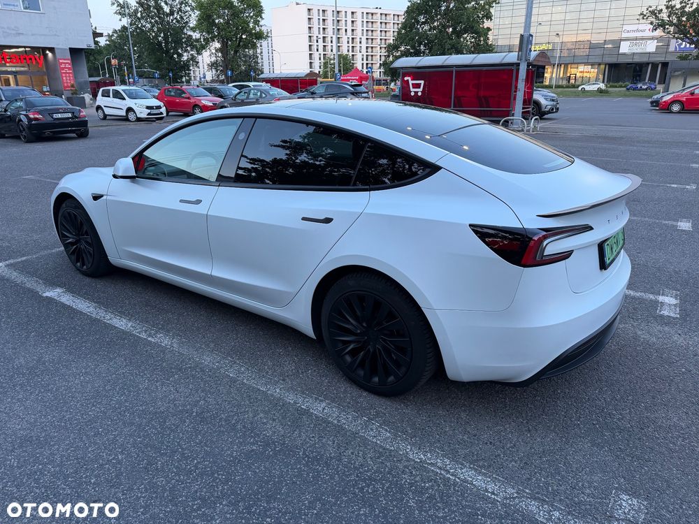 Tesla Model 3 - 3