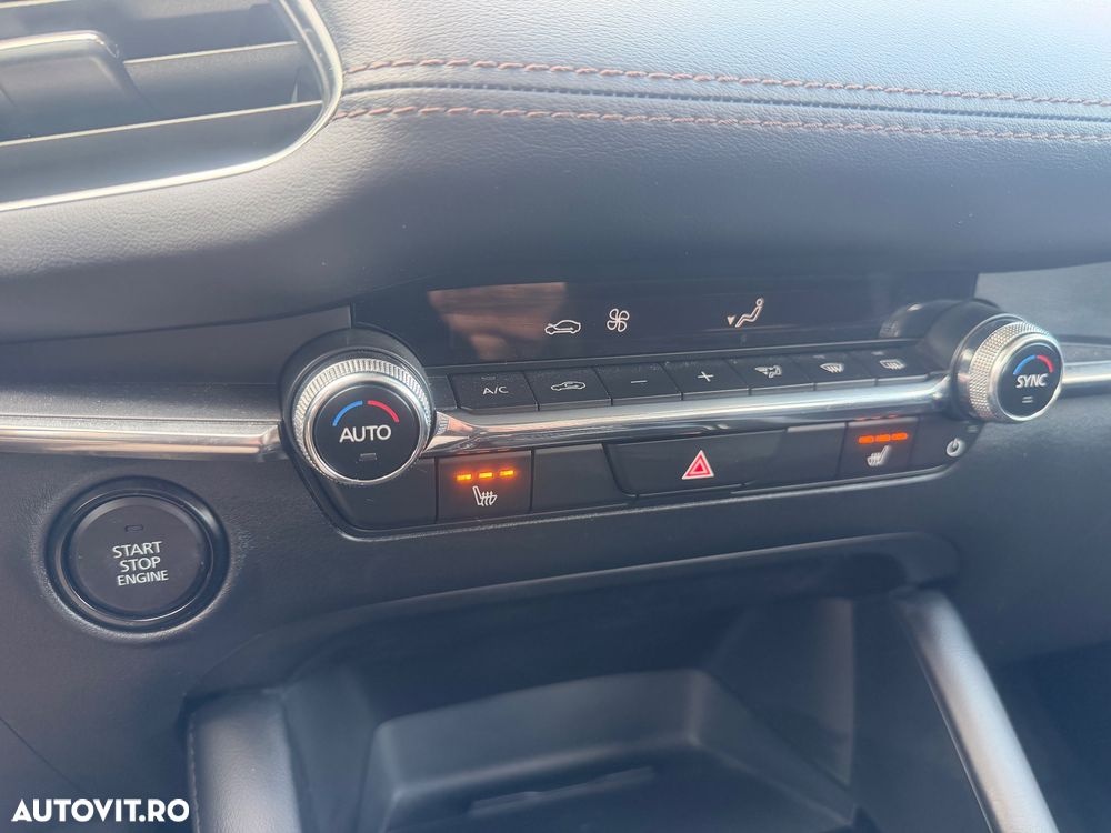 Mazda 3 e-Skyactiv G150 AT MHEV Exclusive-Line - 12