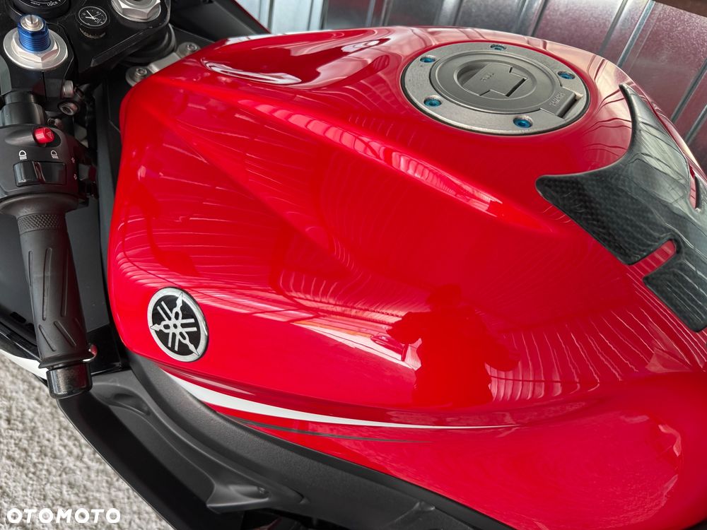 Yamaha YZF - 18