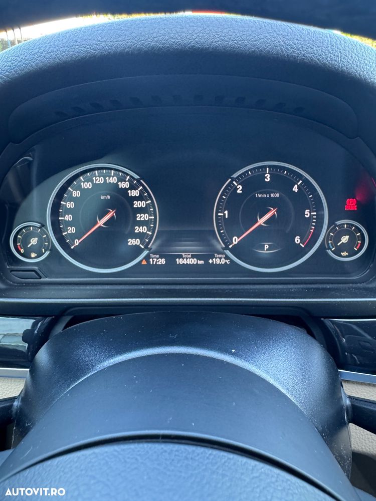 BMW Seria 5 530d xDrive AT - 9