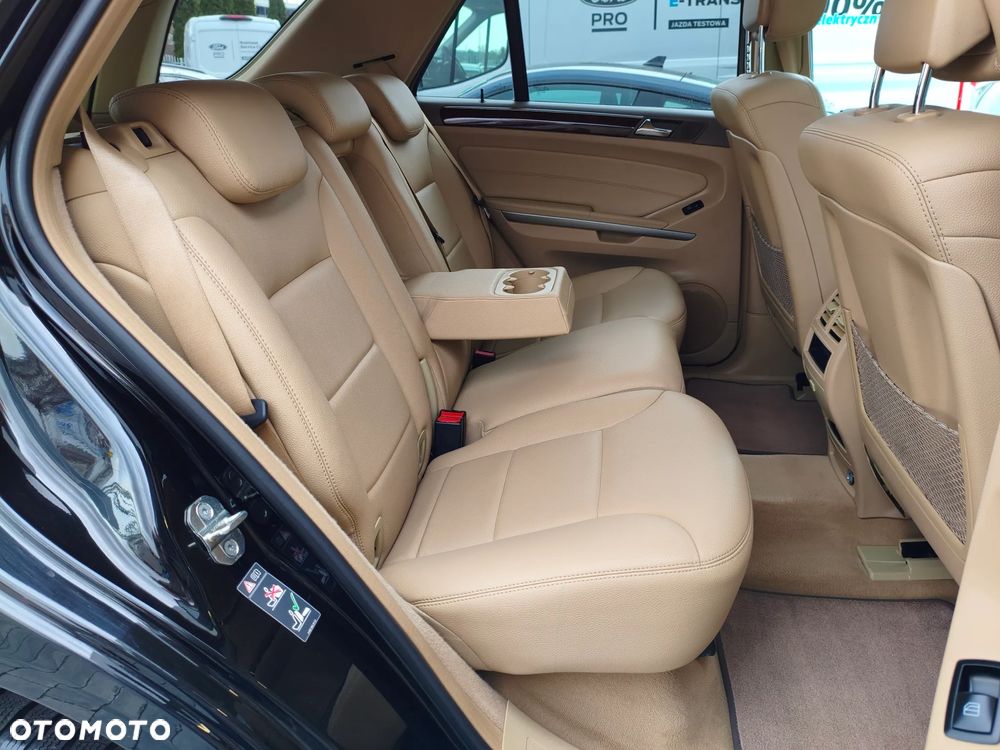 Mercedes-Benz ML 350 4-Matic - 14