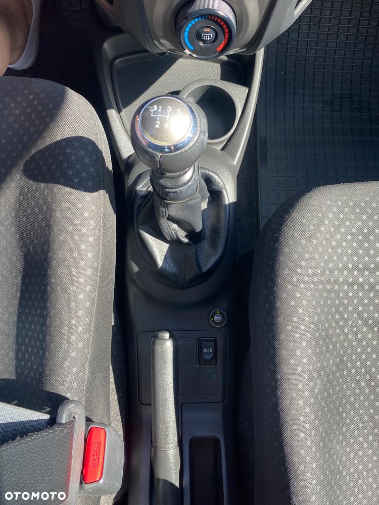 Toyota Yaris 1.33 Terra - 12