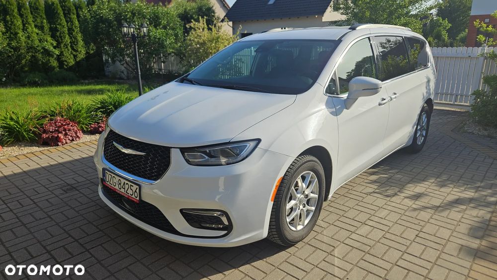 Chrysler Pacifica - 2