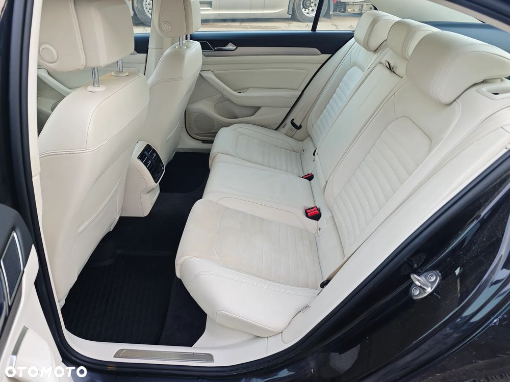 Volkswagen Passat 2.0 TSI BMT Highline DSG - 20